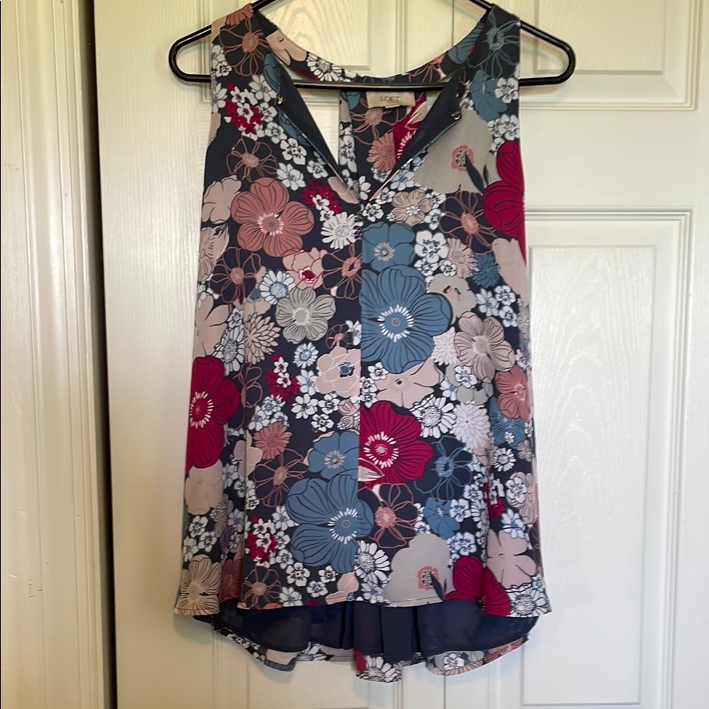 Women’s L LOFT Pink/gray Floral Tank. Lined flowy T back. Peek-a-boo bust - Picture 2 of 11